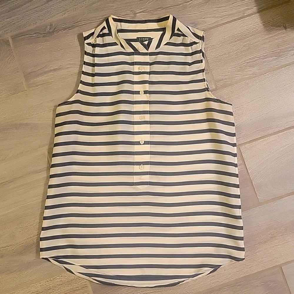 J Crew Factory Shirt Size 2 Sleeveless Navy Cream Striped 3/4 Button Mock Neck
